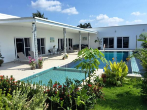 Exclusive Pool Villa Chaknork, Pattaya